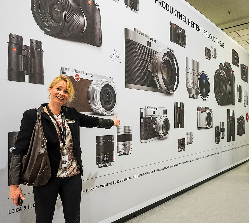 På Photokina i september 2014 kunne Leica-importør Katrine Adler-Gjerde presentere en vegg full av nye produkter. Men først et år senere kommer nye Leica S i butikkene.